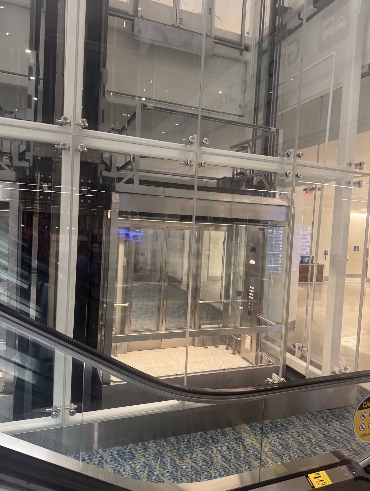 Glass elevator installation